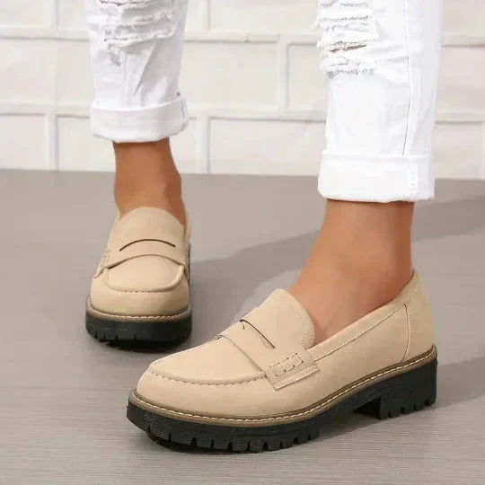 Casual en elegante suède loafers voor dames