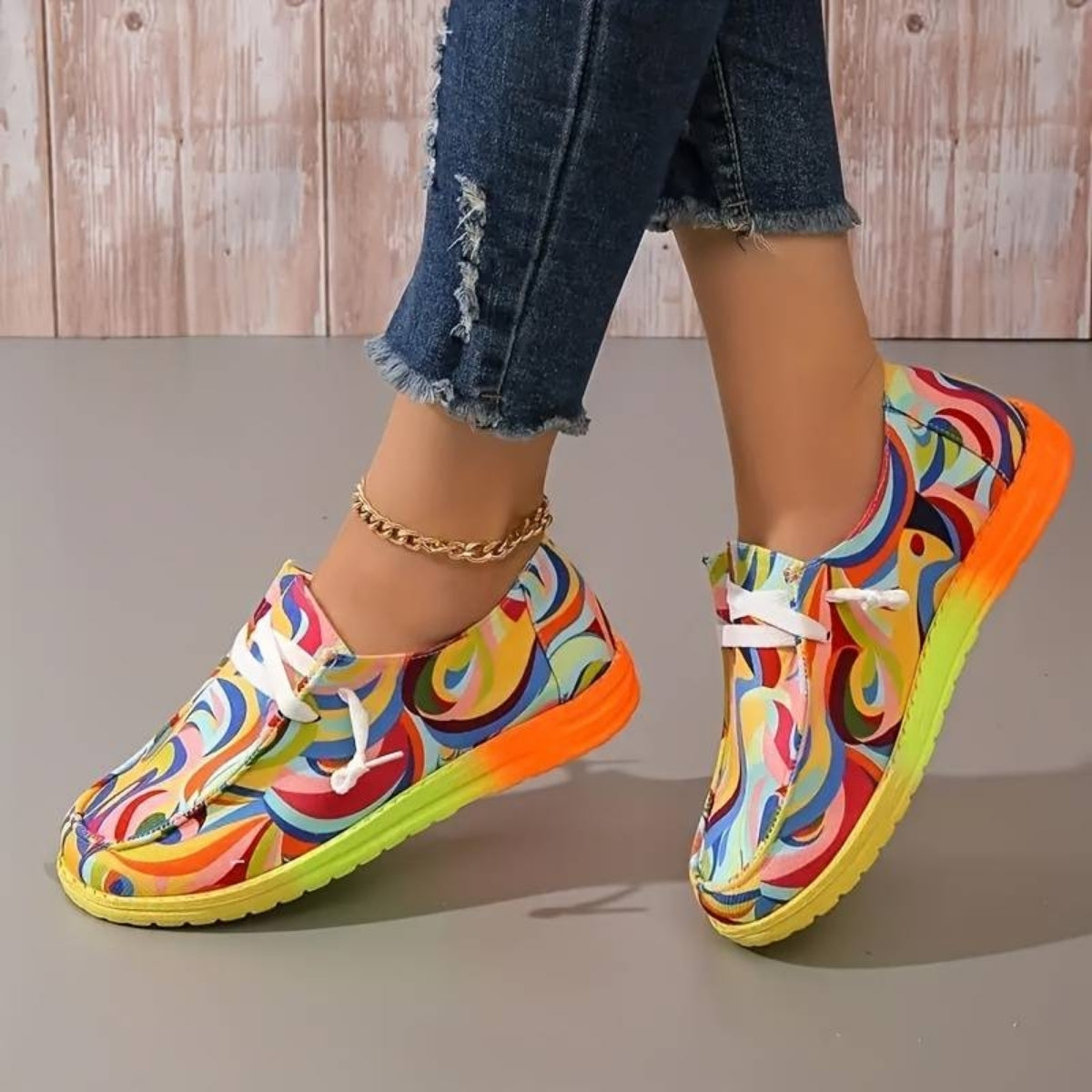 Dames sneakers met opdruk en platte zool