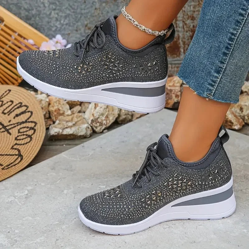 Damesneakers: Stijlvolle ademende wedgesneakers met fonkelende strass-steentjes