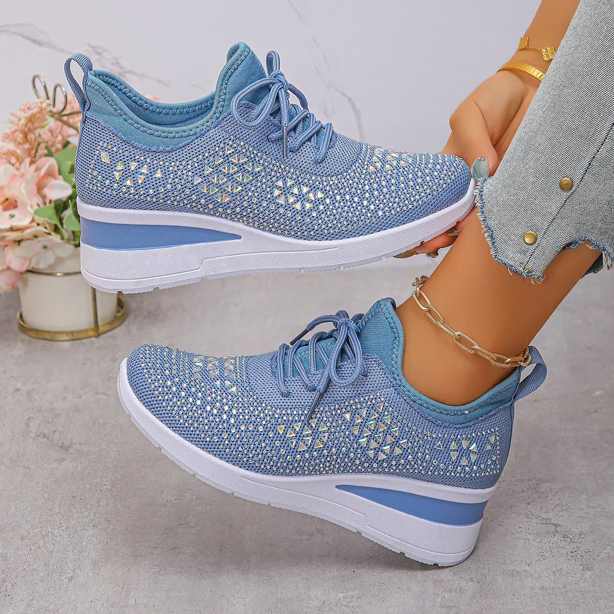 Damesneakers: Stijlvolle ademende wedgesneakers met fonkelende strass-steentjes