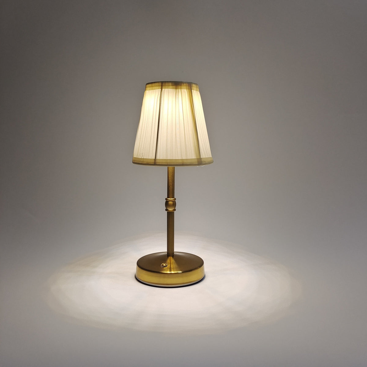 Draadloze Tafellamp van Verouderd Messing | Oplaadbare LED-Touchlamp