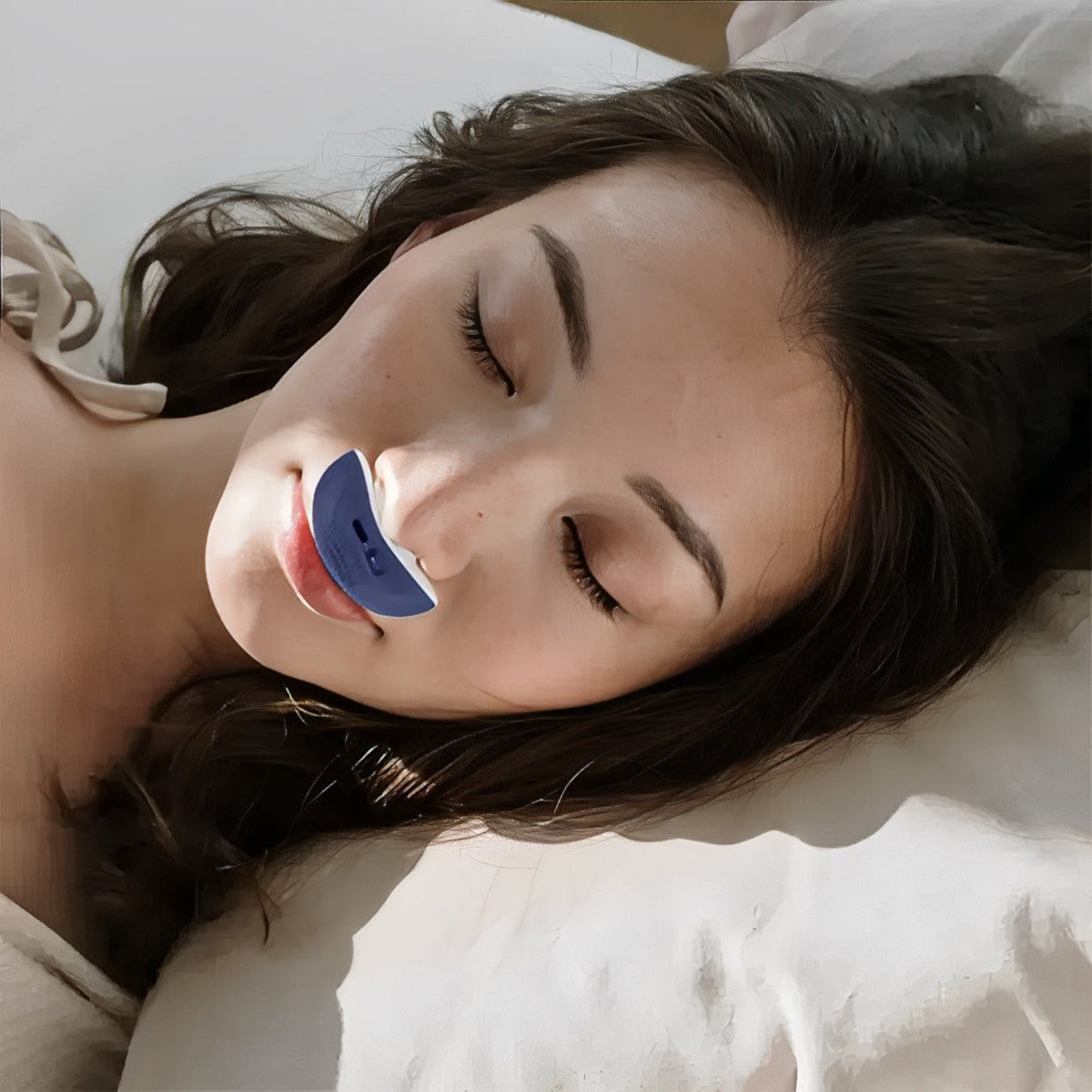 Draagbaar micro-CPAP-apparaat tegen snurken – Stil en compact, lichtgroen met siliconen dopjes