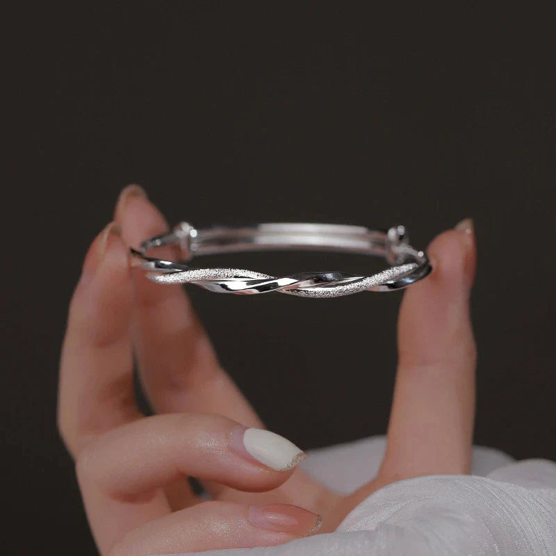 Elegante en tijdloze gevlochten zilveren armband voor dames