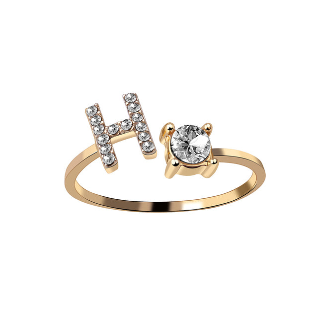 Elegante ring met initialen om herinneringen levend te houden