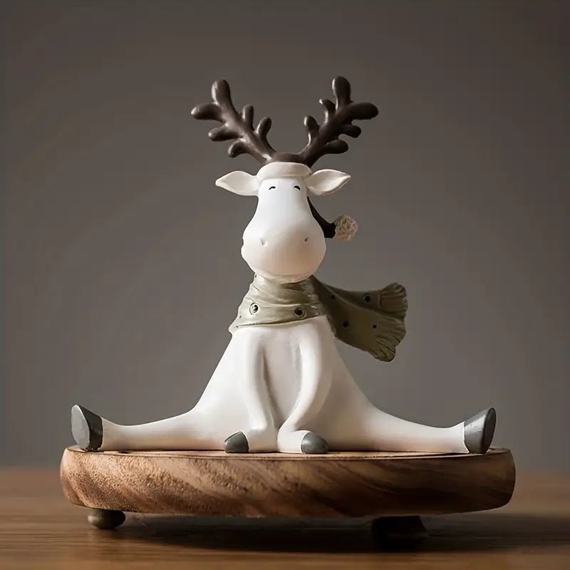 Handgemaakt rendierbeeldje met sjaal voor feestelijke kerstdecoratie