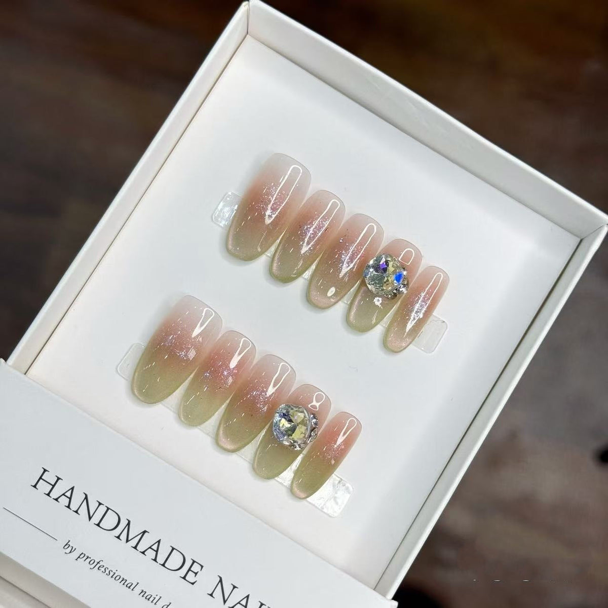 Handgemaakte kunstnagels