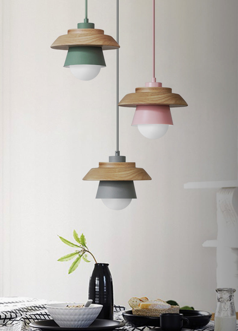 Houten hanglamp in Scandinavisch natuurlijk design