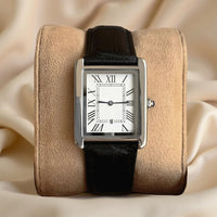 Klassiek vierkant analoog herenhorloge in retrostijl