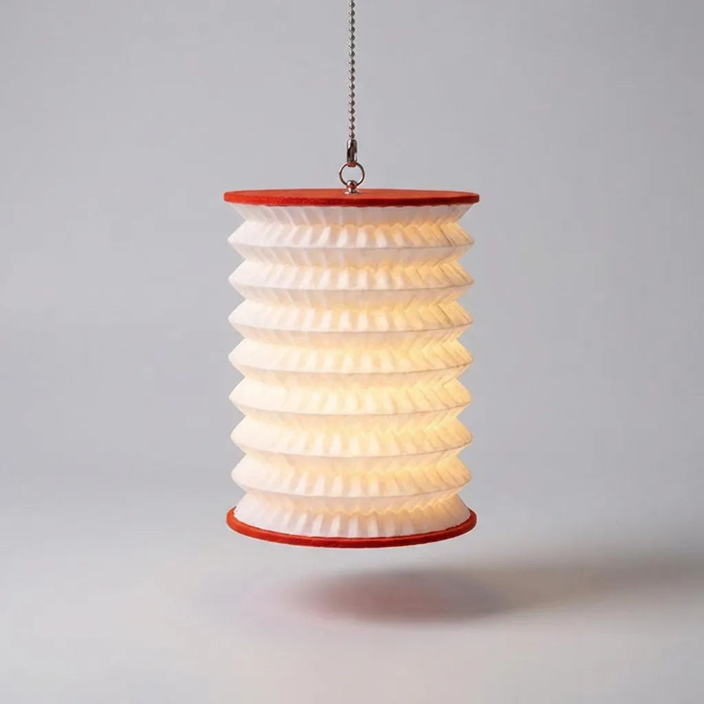 LED-tafellamp in lantaarnvorm met klassiek design – compact en energiezuinig voor woon- en slaapkamer