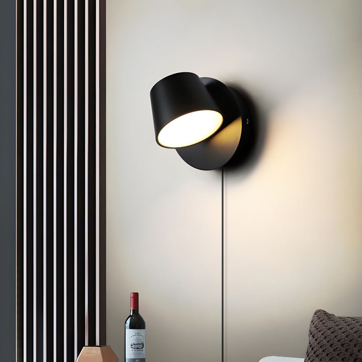 LED-wandleeslamp in zwarte en witte afwerking