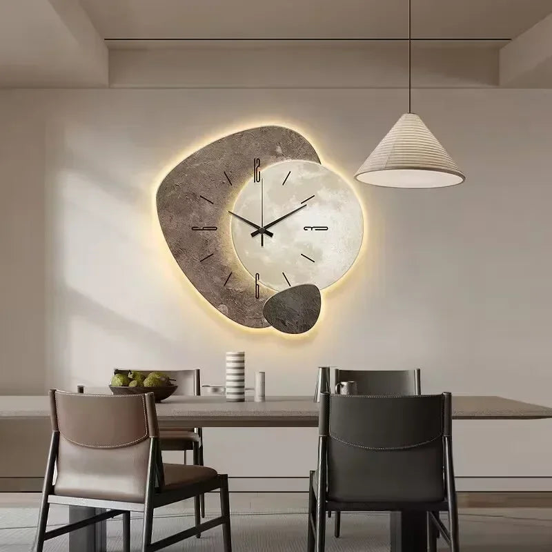 Moderne wandklok met uniek design