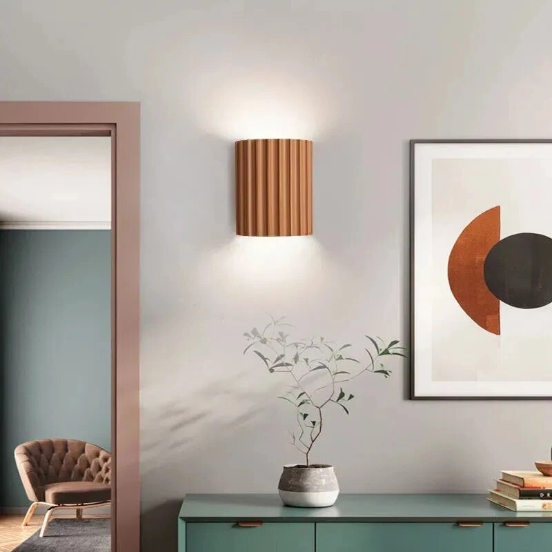 Moderne wandlamp in harsdesign