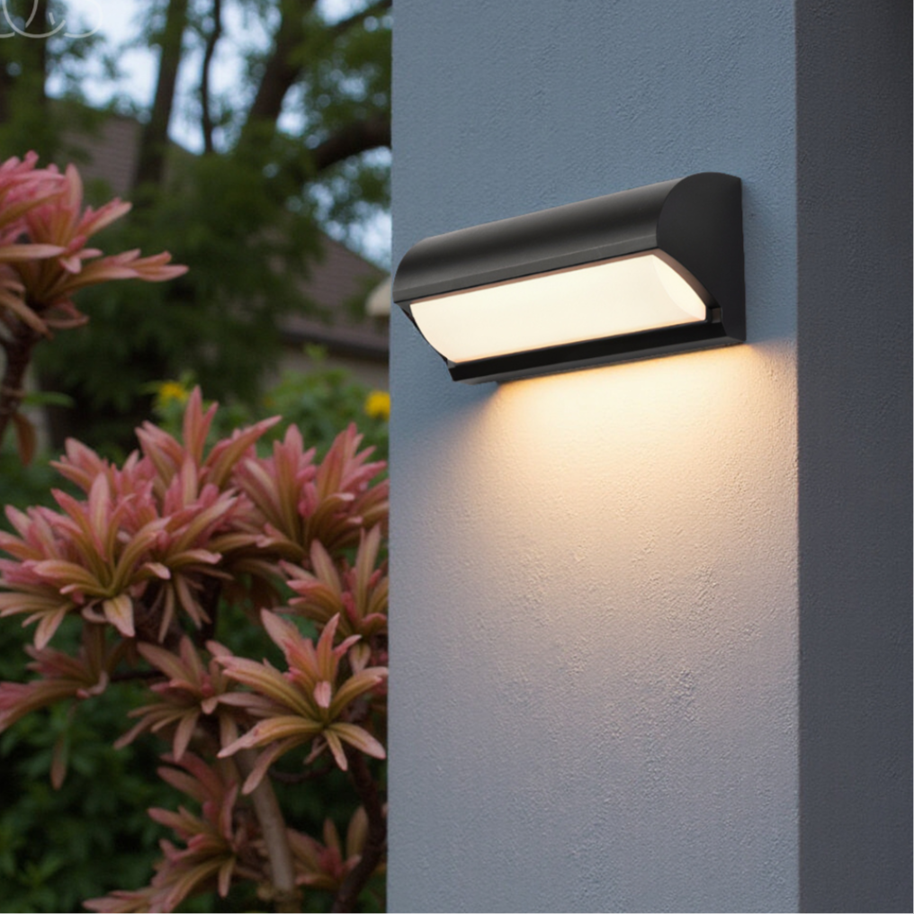 Moderne Zwarte LED-Buitenwandlamp – Weerbestendige Warme Verlichting voor Tuin, Terras & Ingang