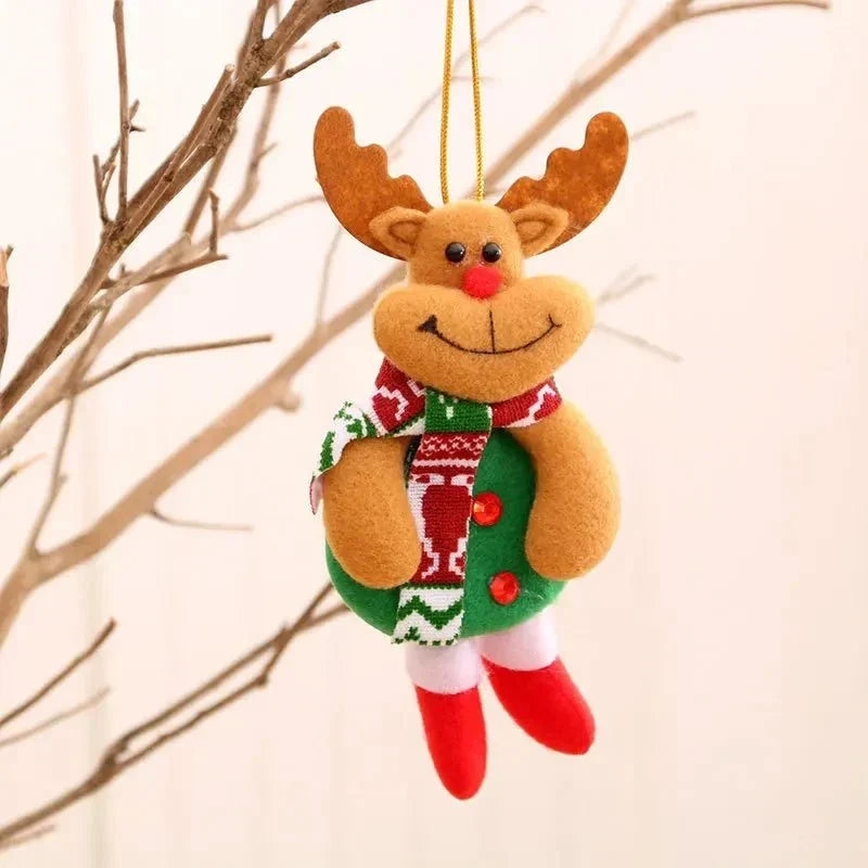 Pluche kersthangers met bungelende beentjes en kerstfiguren