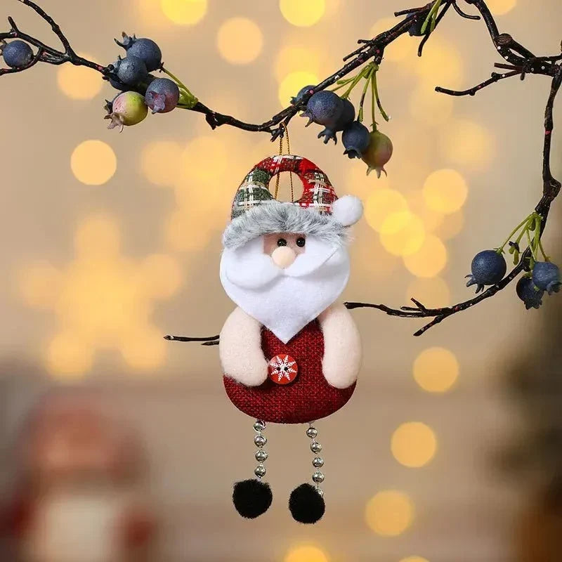 Pluche kersthangers met bungelende beentjes en kerstfiguren