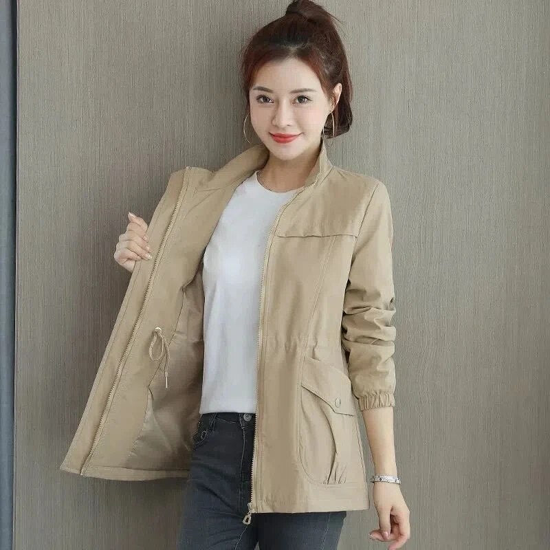 Trenchcoat voor dames met verstelbare taille en zakken aan de voorkant