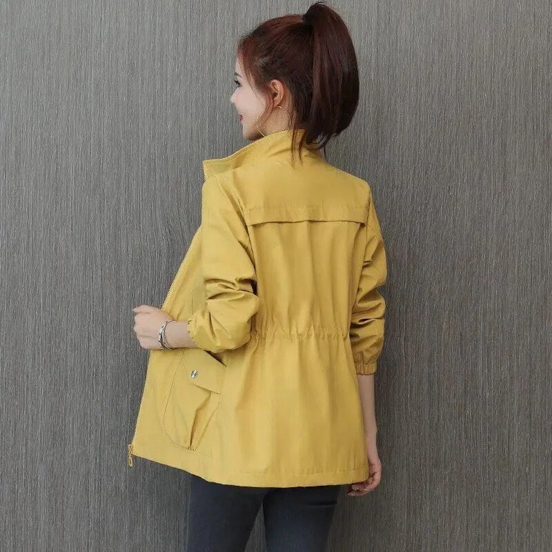 Trenchcoat voor dames met verstelbare taille en zakken aan de voorkant